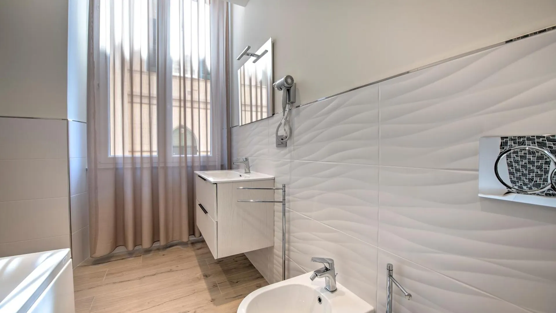 241 - Camera Nord Est - Affittacamere Sara Home Chiavari, 200Metri Dal Mare Проживание в семье