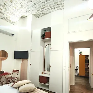 Vera Suite&apartment - Charming 3 Bedroom - 20min Walk From Colosseum , Roma Italia